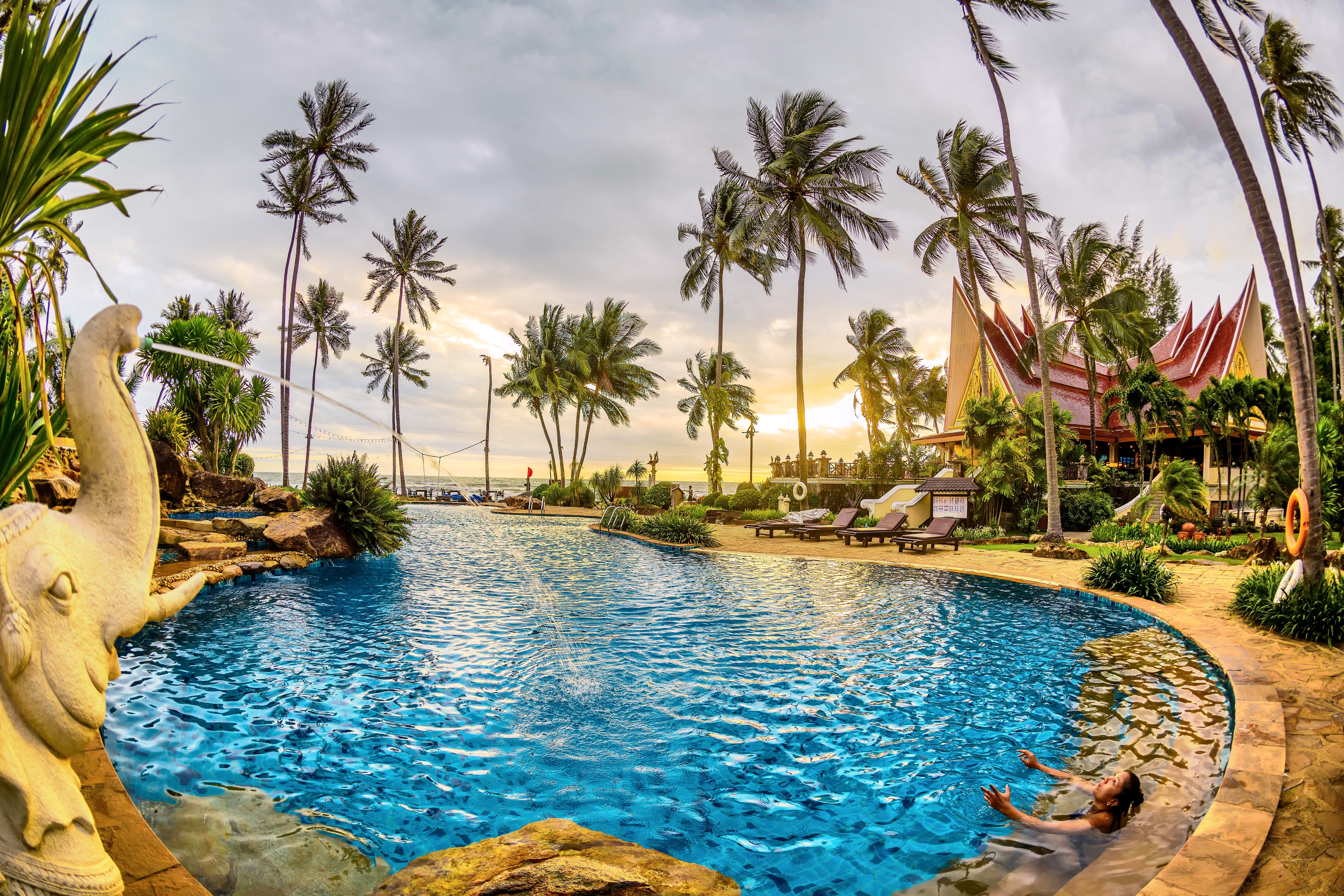 Quiet private pool villa in Asia prepared for a luxury tailor-made journey